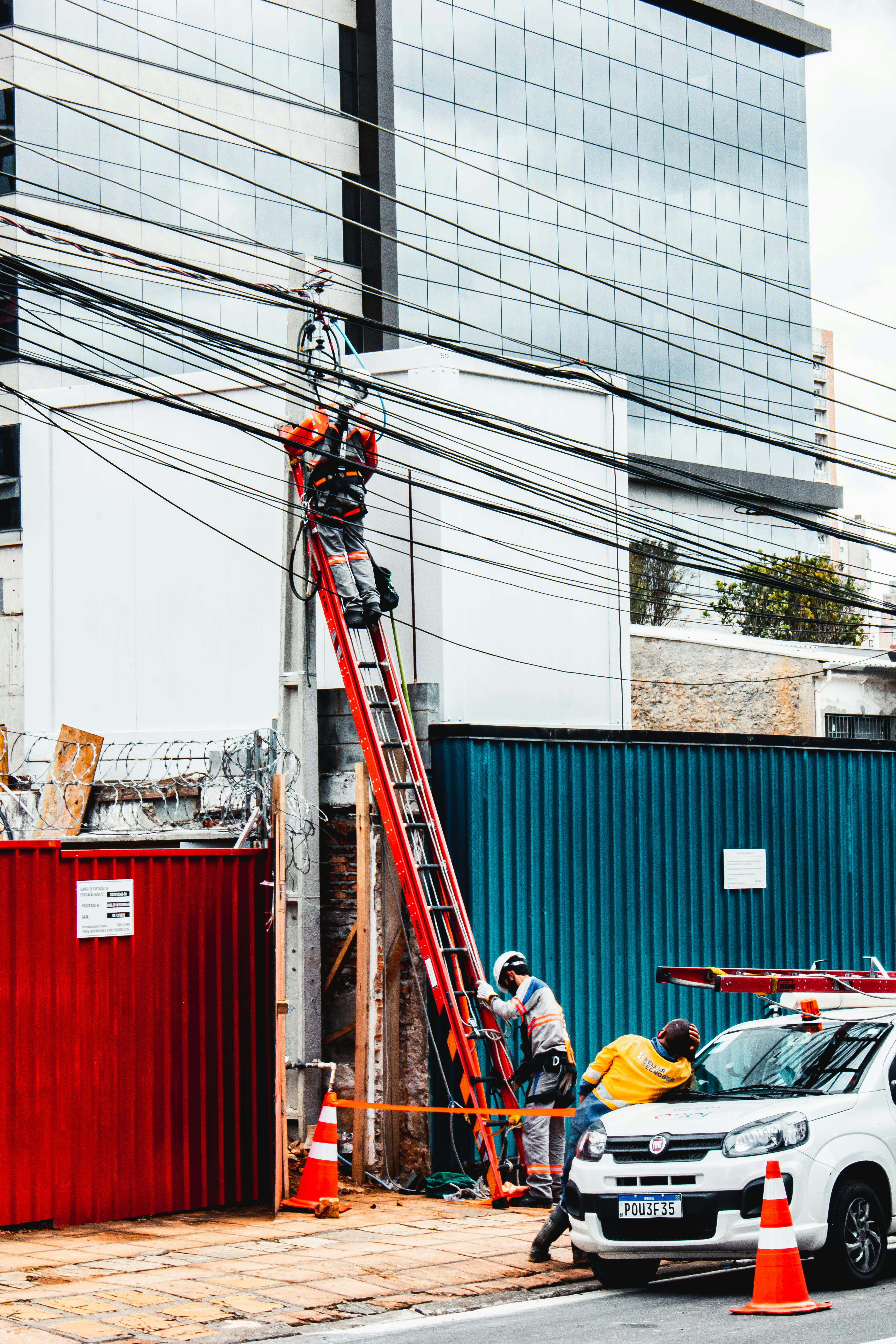 24/7 emergency electrical services available
